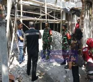 Babinsa Sriwedari Bersama Bhabinkamtibmas Dan Lurah Gelar Patroli Gabungan