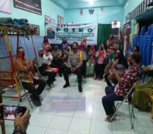 Jatim Bermasker, Kapolsek Semampir Bersama Bhabinkamtibmas Kel: Sidotopo, Kec: Semampir Surabaya