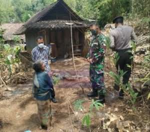 Door to Door, Cara Babinsa Dan Forkopimcam Pracimantoro Sosialisasikan Protokol Kesehatan