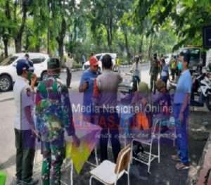 Melonjaknya Kasus Covid-19 di Jatim, Polsek Pabean Cantikan dan Instansi Samping Melaksanakan Operasi Masker