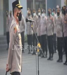 Petugas Siap Memberi Pelayanan Yang Terbaik Untuk Masyarakat Seiring Dengan Perkembangan Dunia Digital