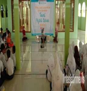 Tasmi’ Hifdzil Qur’an oleh siswa siswi SMP Al Amin Paciran