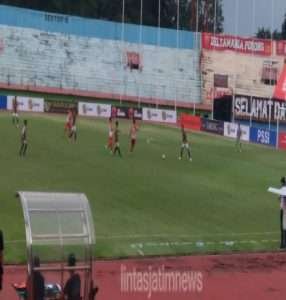Laga Deltras Sidoarjo vs Jambi United Berakhir dengan Skor Kacamata