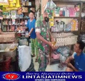 Pastikan Harga Minyak Goreng, Koramil 07/Gatak Cek Ke Pasar Tanjungrejo