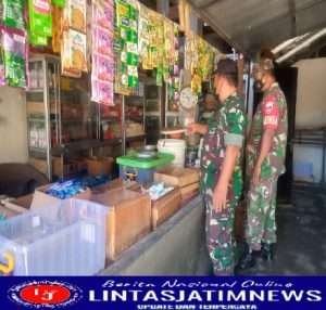Turun Langsung Ke Pasar, Babinsa Koramil Gatak Cek harga dan Stok Migor