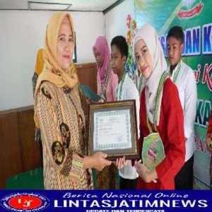 Lepas Siswa SD Kartika IV-2, Ny. Elsye Deni Rejeki : Jangan Pernah Menyerah Mengejar Cita-cita Kalian