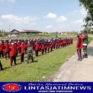 Bentuk Kedisiplinan Dan Karakter Siswa SMK I Klego Koramil Klego Latih PBB