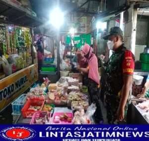 Pengecekan Pemberlakuan Pembatasan Kegiatan Masyarakat (PPKM) Di lingkungan Pasar Harjodaksino