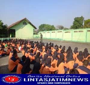 Anggota Koramil Mantingan Latih PBB Siswa-Siswi MAN 3 Ngawi