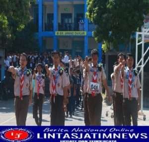 2186 Santri Ponpes Al-Ishlah Sendangagung Lamongan, Ikuti Lomba Gerak Jalan Semarak HUT RI Ke-77