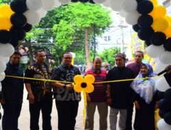 Grand Opening Outlet Pusat Kurma Lawang Agung Gresik ditandai dengan Potong Pita dan Berdoa Bersama oleh Yasir Basrewan CEO dari Lawang Agung