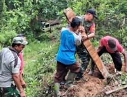Pelihara Hubungan Dengan Masyarakat, Babinsa Koramil 0801/03 Arjosari Lakukan Kerja Bakti