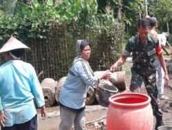 Peran Aktif Babinsa Sukorejo Bantu Karya Bakti di Desa Binaan