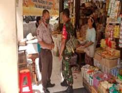 Bersama Security, Babinsa Kelurahan Nusukan Laksanakan Patroli Pengecekan Harga Sembako di Pasar Tradisional
