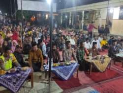Lestarikan Budaya, Babinsa Sidorejo Menghadiri Pagelaran Wayang Kulit di Desa Binaan