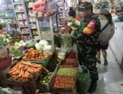Pastikan Harga Dipasaran Tidak Ugal-ugalan, Babinsa Panularan Turun Tangan