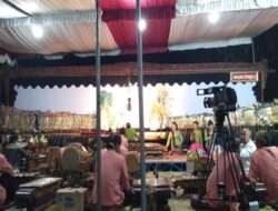 Babinsa Turut Serta Lestarikan Dan Amankan Pagelaran Wayang Kulit