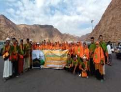 Jamaah Umroh 31 Hari Travel An Namiroh, Kunjungi Jabal Magnet