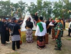 Lestarikan Adat Budaya Bangsa, Koramil 0801/12 Pringkuku Ikuti Tradisi Bersih Desa
