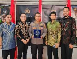 Firma Hukum Al Jailani & Rekan Serahkan Plakat Kepada Kombes Pol Edy Sumardi S.I.K.,MH