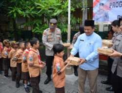 Polres Gresik Sosialisasikan Program Makan Bergizi Gratis di SD Bedilan
