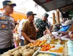 Jelang Nataru 2024 Satgas Pangan Polres Madiun bersama Forkopimda Tinjau Stabilitas Harga Sembako