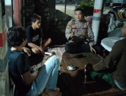 Bhabinkamtibmas Polsek Benjeng gelar Ngopi Kamtibmas Bareng Warga Sampaikan Bahaya Narkoba