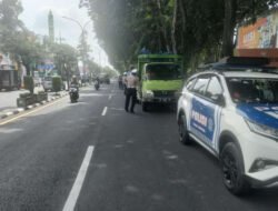 Satlantas Polres Gresik Tindak Tegas Truk Langgar Jam Operasional Kendaraan dan Truk Galian C di Jalan Kartini, Sidayu dan Cerme