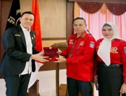 Gelar Pelatihan Paralegal Ke-2, Ketum ABR-I Berikan Penghargaan Kepada M.Nurullah RS