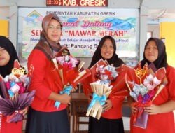 Sekoper Mawar Merah Surowiti Giat Ciptakan berbagai Kreasi