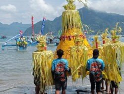 Larung Sembonyo di Trenggalek: Saat TNI-Polri Turut Melarung Doa dan Budaya ke Samudra