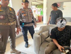 Patroli Polsek Pontianak Kota Amankan Pria Diduga Mencuri Papan Belian di Gedung Kosong