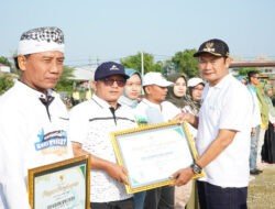 Bupati Lamongan Serahkan Penghargaan Adiwiyata Pada SD Negeri Moropelang