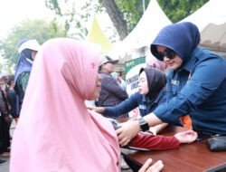 Ratusan Warga Manfaatkan Layanan Kesehatan Gratis Polda Jatim di CFD Hari Bhayangkara ke -79