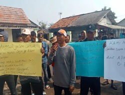 Memanas! Polemik Desa Pantai Sederhana : Kades Dilaporkan, Kini Dikepung Aksi Warga Sendiri