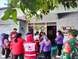 Gandeng PMI dan SIBAT Kelurahan Nusukan, Babinsa Laksanakan Susur Kampung Cek Kesehatan Warga