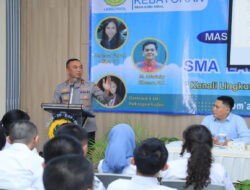 Beri Materi di MPLS SMA Labschool, Kadiv Humas Berikan Motivasi Hadapi Bonus Demografi