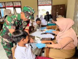 Babinsa Sambi Dampingi Imunisasi, Anak-Anak Jadi Lebih Berani Disuntik