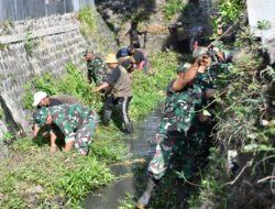Karbak Teritorial Prima Peringati HUT ke 80 TNI, Kodim Ponorogo dan Masyarakat Bersih Bersih Sungai
