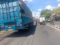 Polres Gresik Tindak Truk Besar Bandel, Langgar Jam Operasional di Jalur Padat