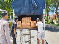 Polresta Banyuwangi Berhasil Amankan Truk Muat Ribuan Liter Miras Jenis Arak Dikemas dalam Botol