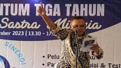 Puisi Pulo Lasman Simanjuntak Berjudul “Sajakku Menulis Indonesia Makin Gelap” Ikut dalam Buku Antologi Puisi bersama Republik Puitik