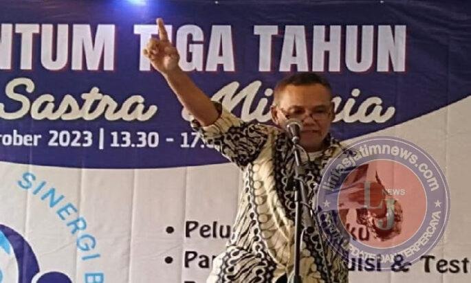 Puisi Pulo Lasman Simanjuntak Berjudul “Sajakku Menulis Indonesia Makin Gelap” Ikut dalam Buku Antologi Puisi bersama Republik Puitik