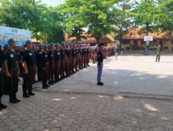 Babinsa Latih Tata Upacara Sekolah di SMK, Bentuk Karakter dan Disiplin Siswa