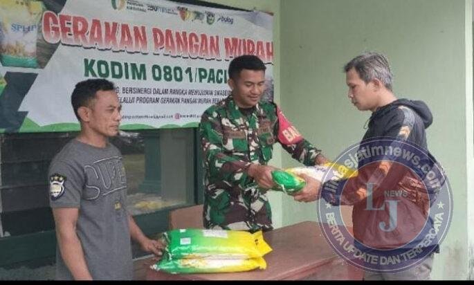 7 Ton Penyaluran Beras SPHP di Koramil 0801/08 Tulakan Habis Terjual